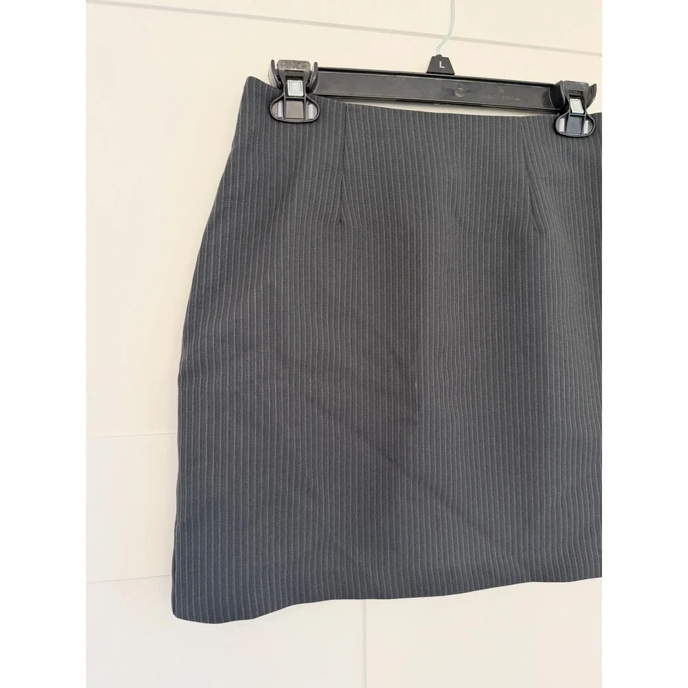 My Michelle Grey Pinstripe Mini Skirt Size 7/8 Dark Charcoal Office Workwear